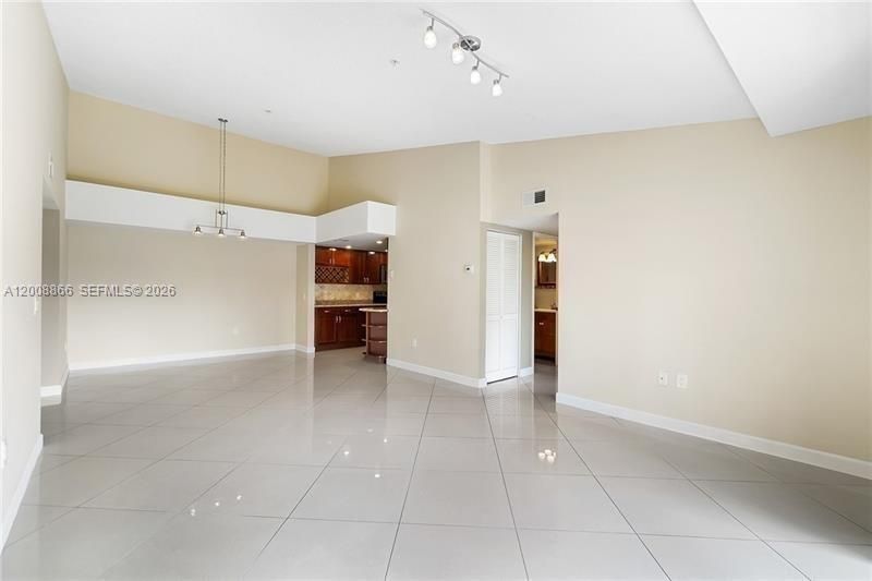 4197 N Haverhill Rd , Unit 213, West Palm Beach, FL 33417 Photo