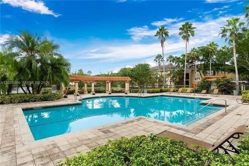 4197 N Haverhill Rd, Unit 213, West Palm Beach, FL 33417 Photo