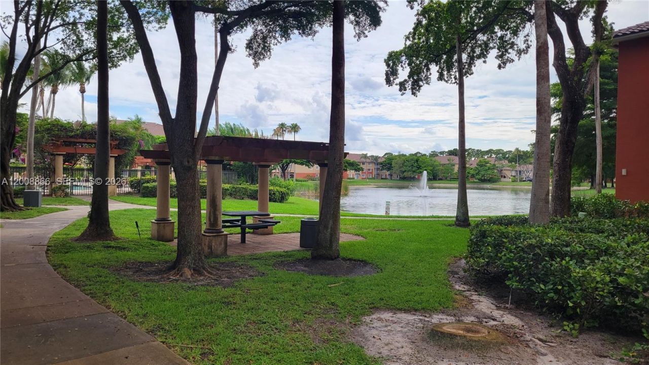 4197 N Haverhill Rd, Unit 213, West Palm Beach, FL 33417 Photo