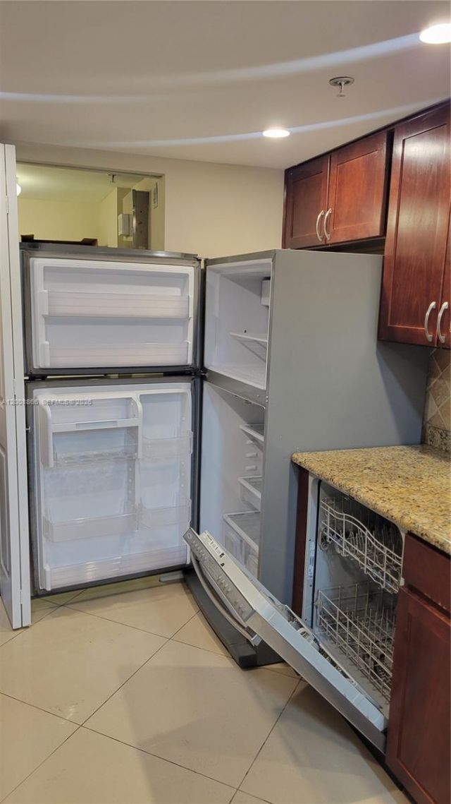 4197 N Haverhill Rd, Unit 213, West Palm Beach, FL 33417 Photo