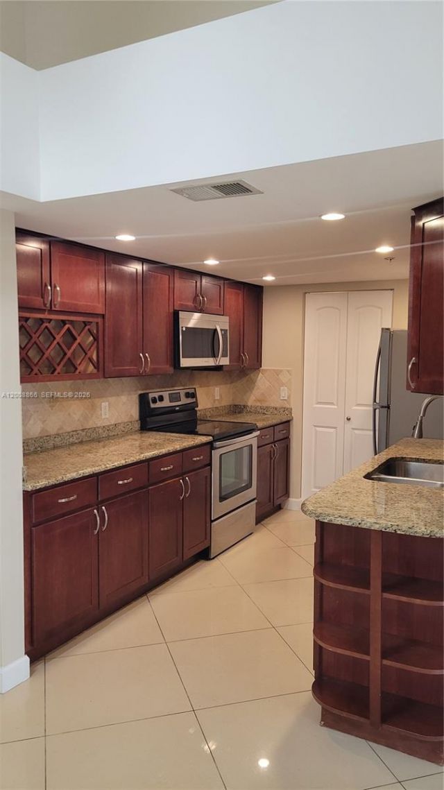 4197 N Haverhill Rd, Unit 213, West Palm Beach, FL 33417 Photo