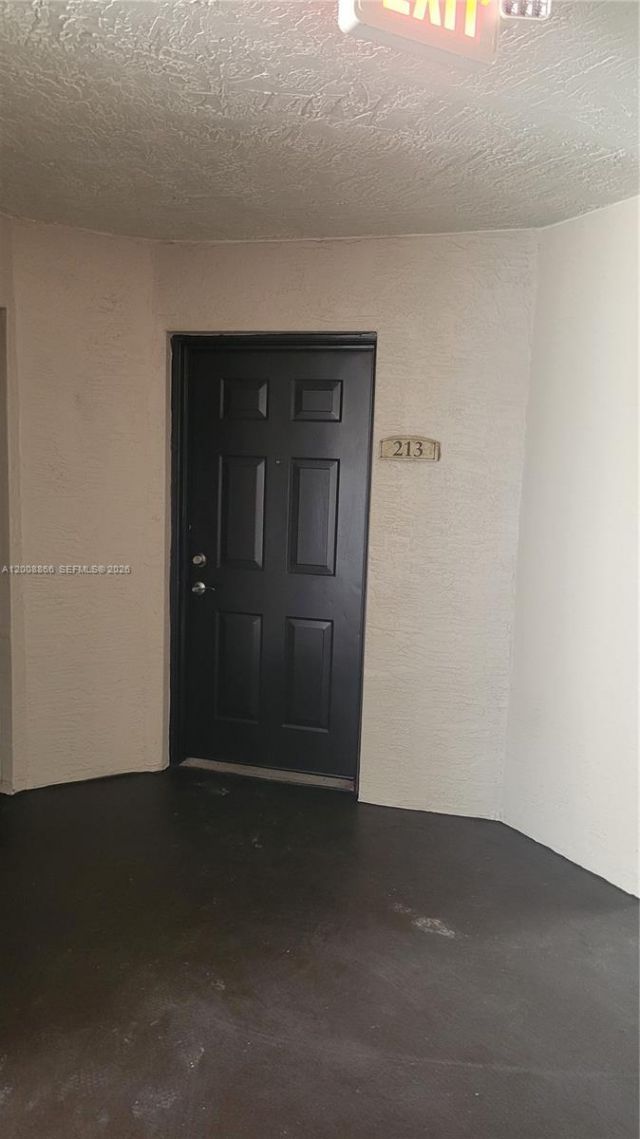 4197 N Haverhill Rd, Unit 213, West Palm Beach, FL 33417 Photo