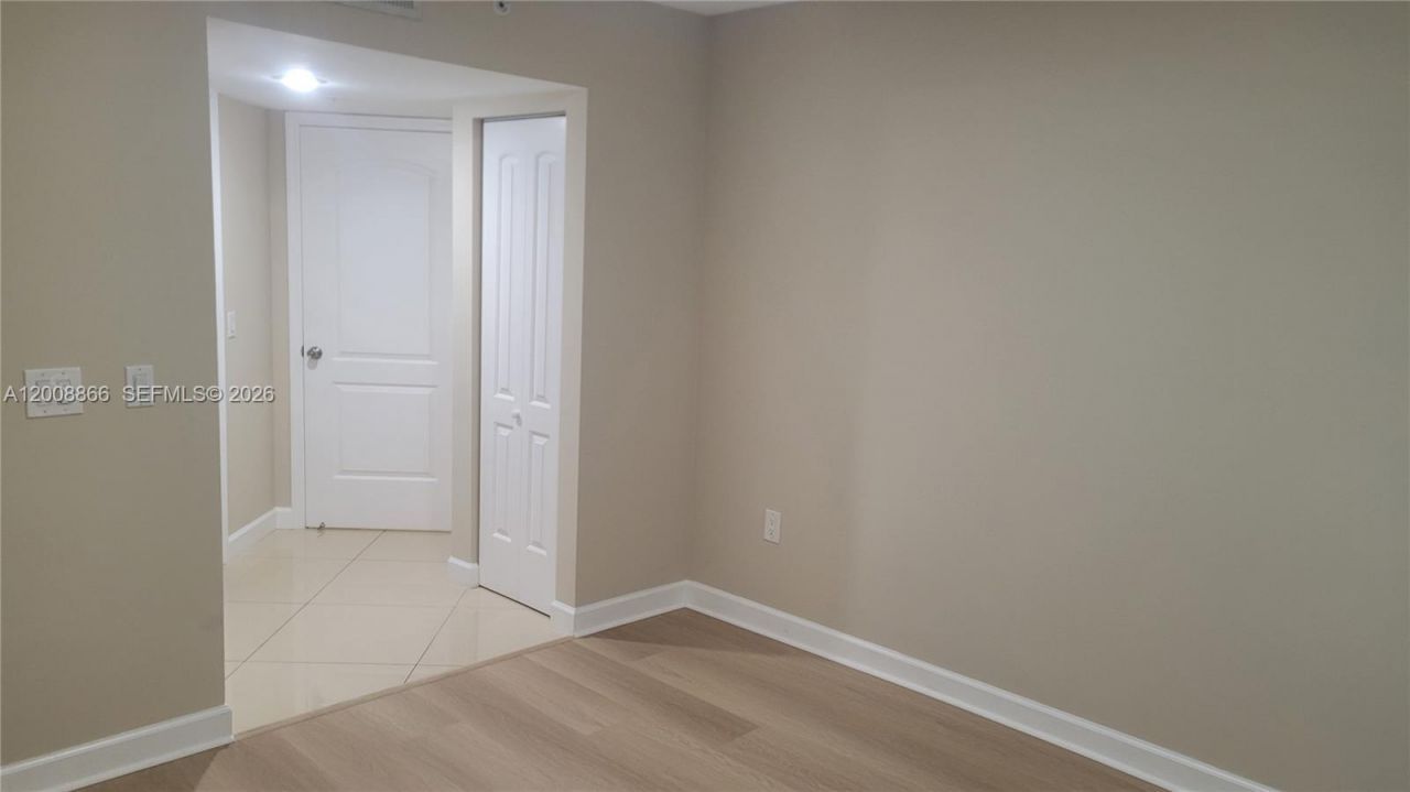 4197 N Haverhill Rd, Unit 213, West Palm Beach, FL 33417 Photo
