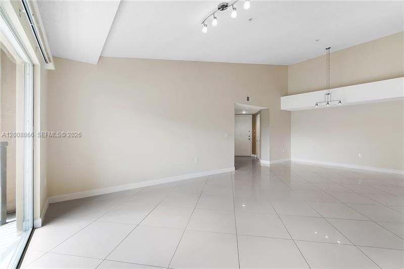4197 N Haverhill Rd , Unit 213, West Palm Beach, FL 33417 Photo