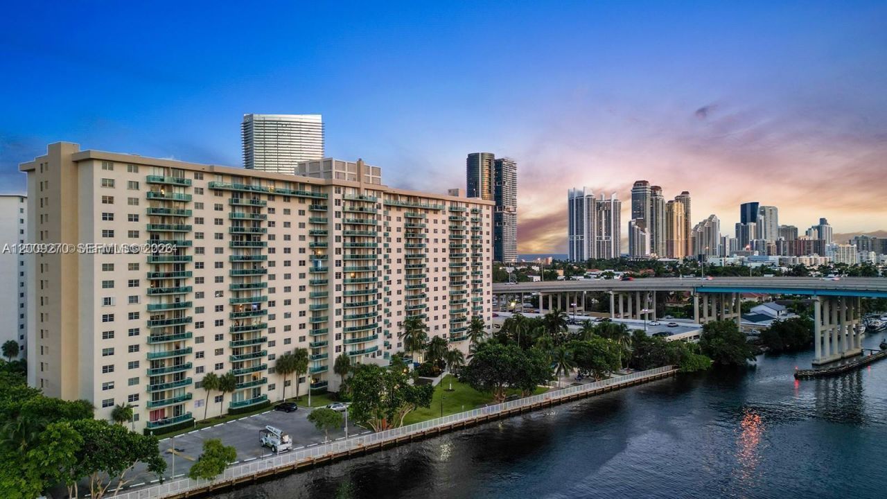 19390 Collins Ave , Unit 1510, Sunny Isles Beach, FL 33160 Photo