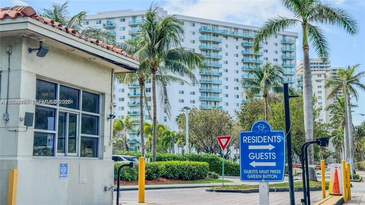 19390 Collins Ave , Unit 1510, Sunny Isles Beach, FL 33160 Photo
