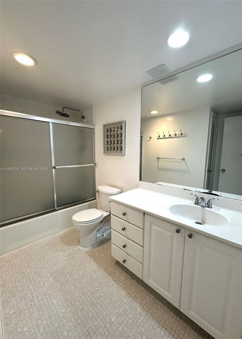 19390 Collins Ave , Unit 1510, Sunny Isles Beach, FL 33160 Photo