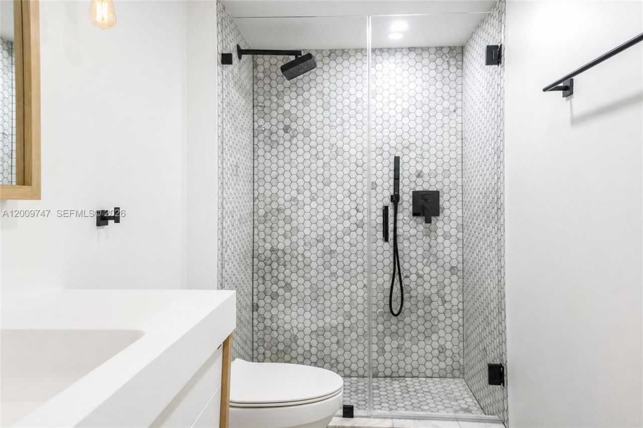 1331 Lincoln Rd , Unit 1304, Miami Beach, FL 33139 Photo