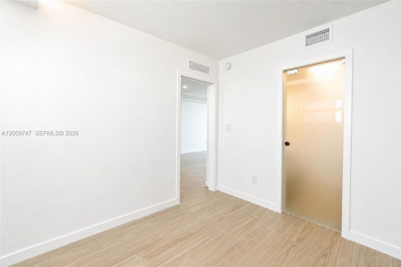 1331 Lincoln Rd , Unit 1304, Miami Beach, FL 33139 Photo