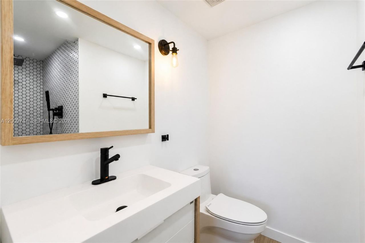 1331 Lincoln Rd , Unit 1304, Miami Beach, FL 33139 Photo