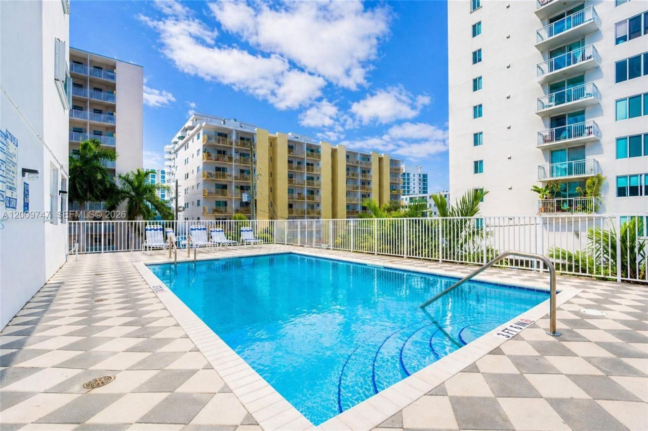 1331 Lincoln Rd , Unit 1304, Miami Beach, FL 33139 Photo