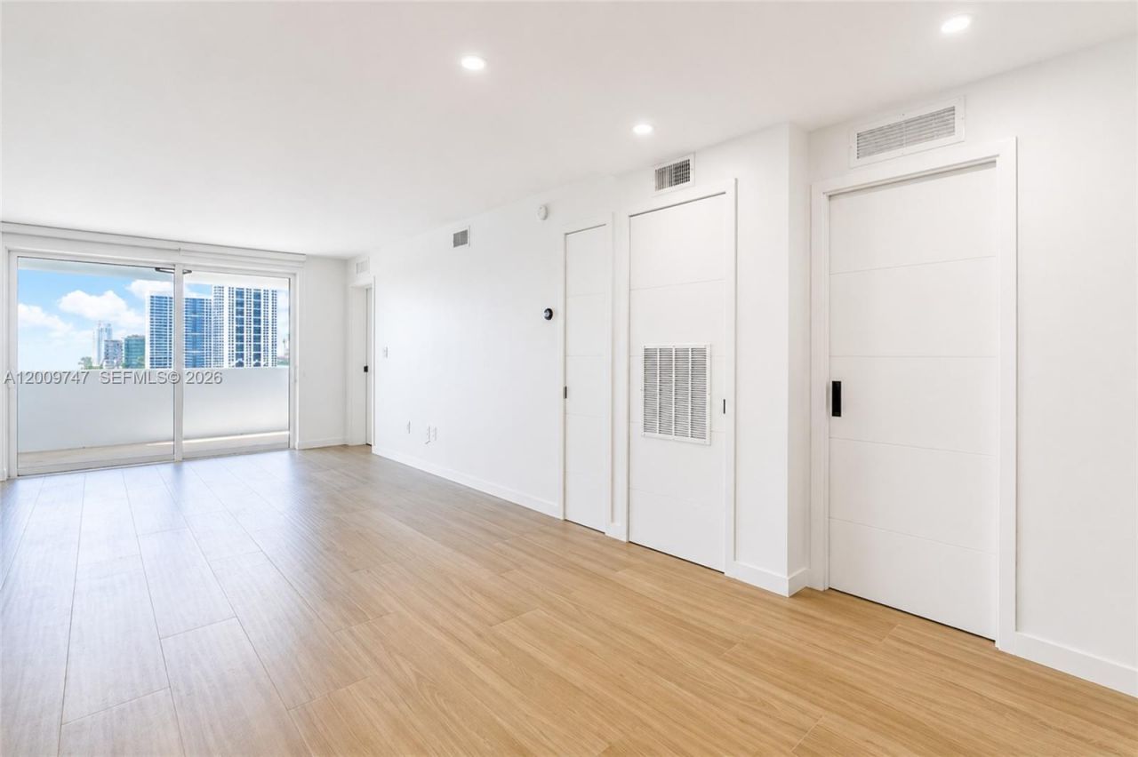 1331 Lincoln Rd , Unit 1304, Miami Beach, FL 33139 Photo