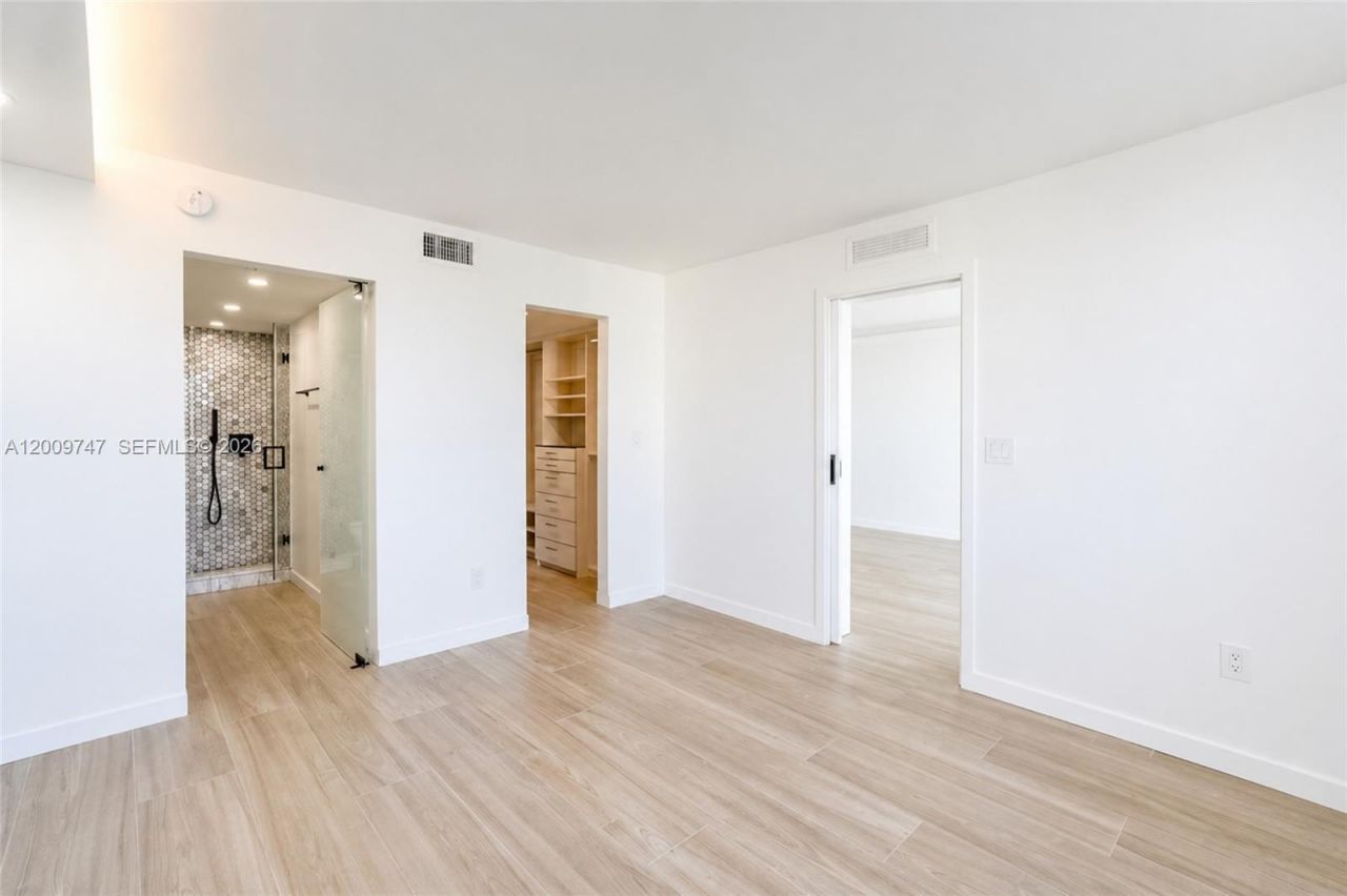 1331 Lincoln Rd , Unit 1304, Miami Beach, FL 33139 Photo