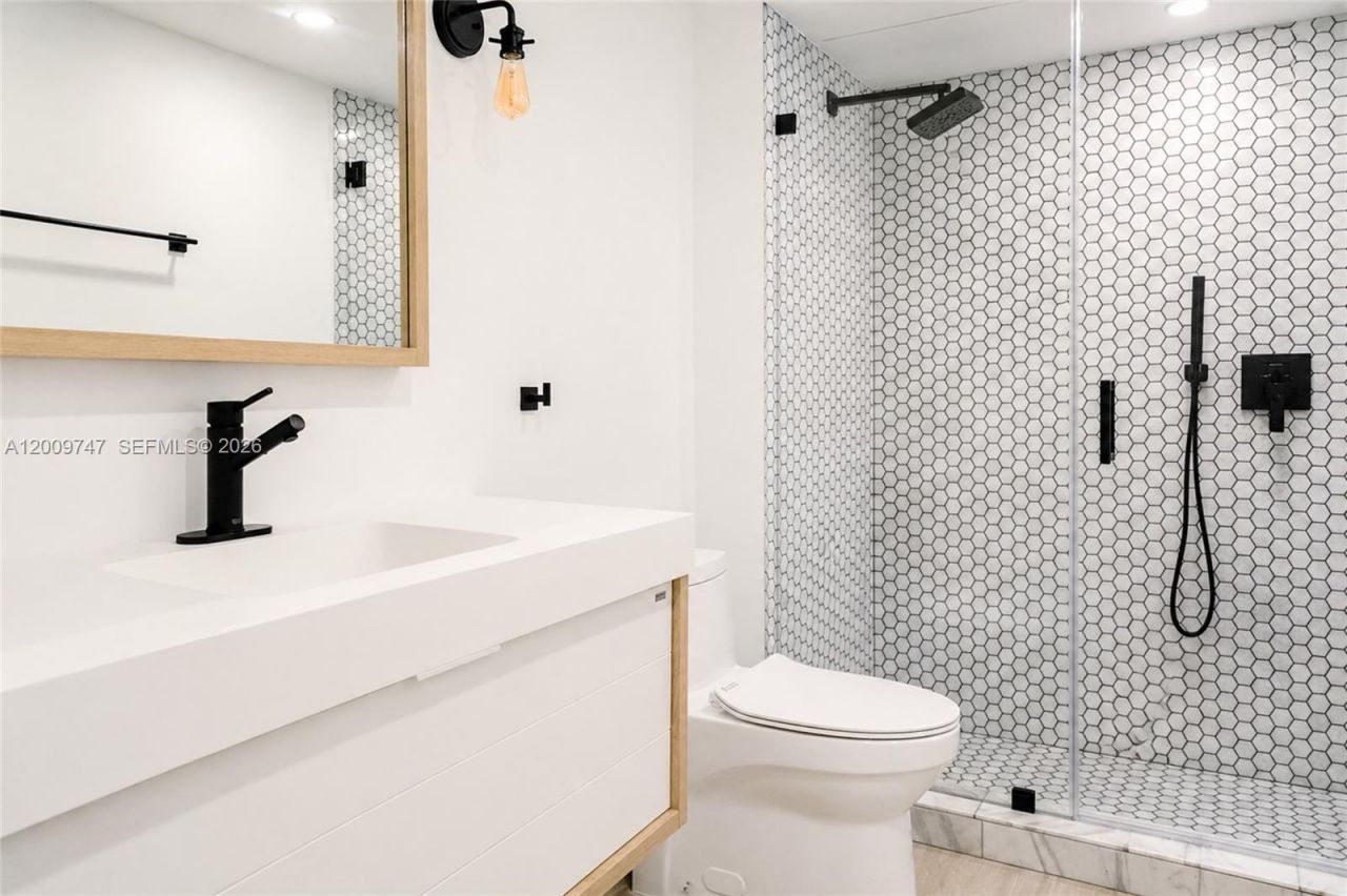 1331 Lincoln Rd , Unit 1304, Miami Beach, FL 33139 Photo