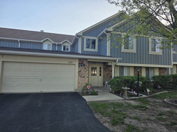 390 Springlake Lane , Unit B, Aurora, IL 60504