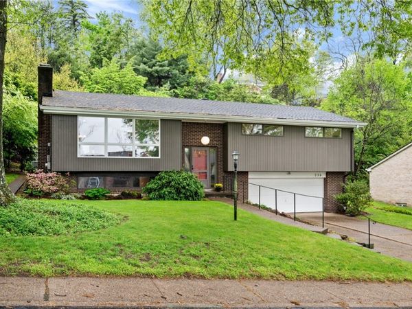 236 Penhurst Dr , Pittsburgh, PA 15235