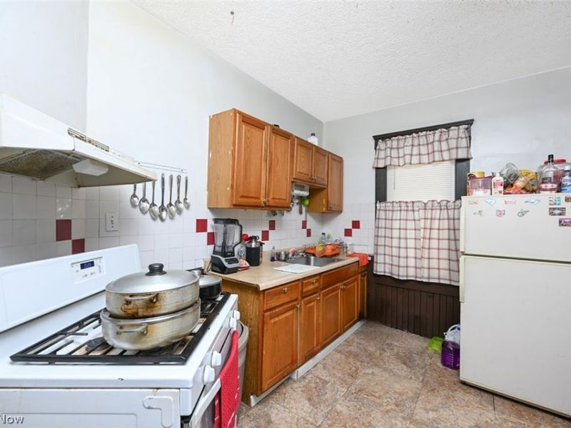 4132 Robert Avenue, Cleveland, OH 44109 Photo 5