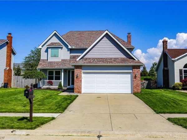 4823 Elizabeth Lane , Brooklyn, OH 44144