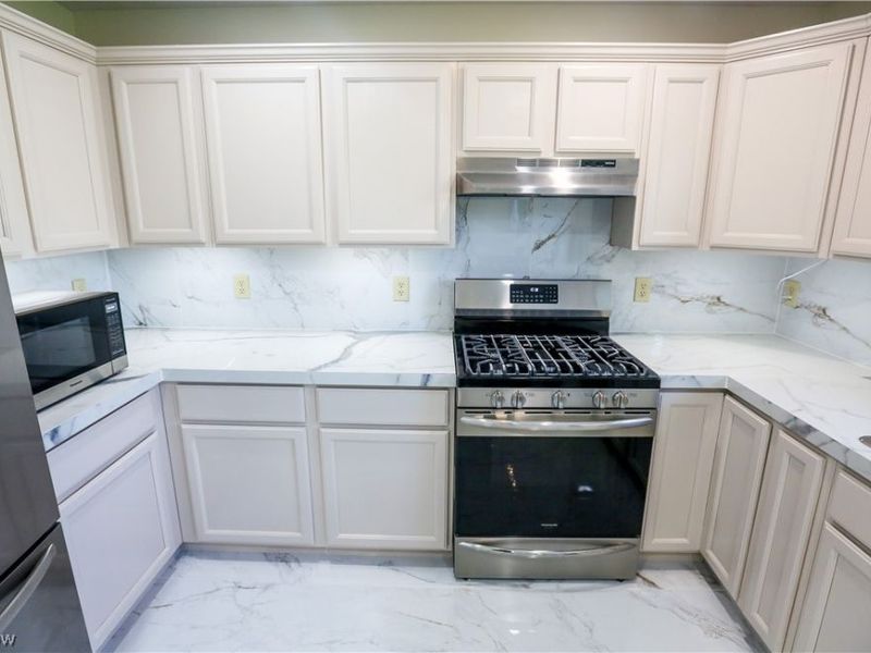 4823 Elizabeth Lane, Brooklyn, OH 44144 Photo 8