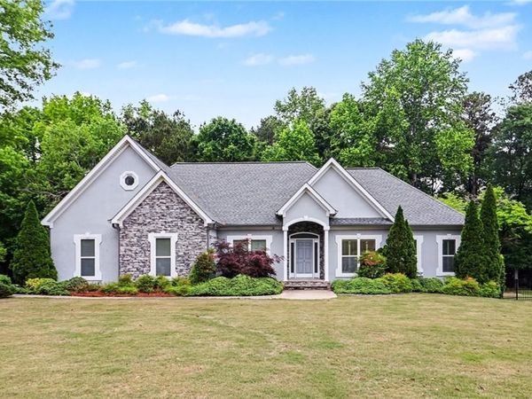 95 Bay Drive , Newnan, GA 30263