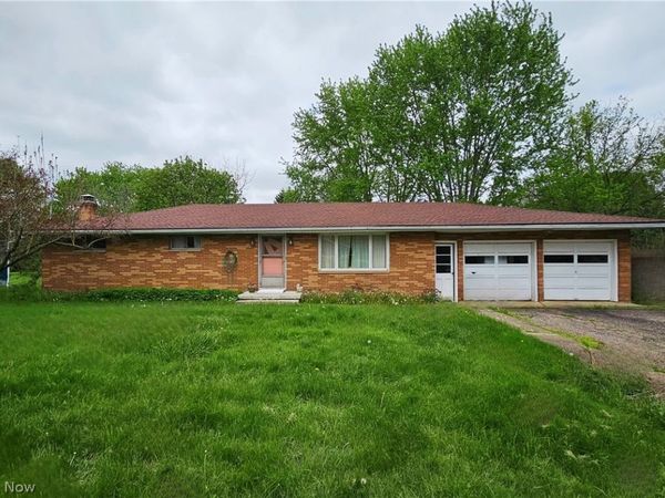 13681 Kaufman Avenue NW, Hartville, OH 44632