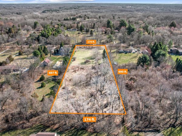 1480 Old Plank Road, Milford, MI 48381