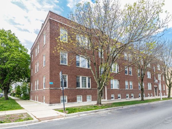 3039 W Belle Plaine Avenue , Unit 2, Chicago, IL 60618