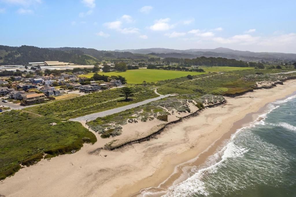 204 Roosevelt Boulevard, Half Moon Bay, CA 94019 Main Photo