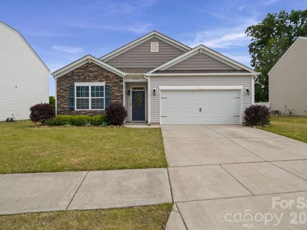 2228 Apple Glen Lane, Charlotte, NC 28269