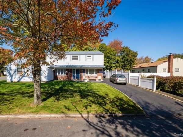 9 Elwin Place , East Northport, NY 11731
