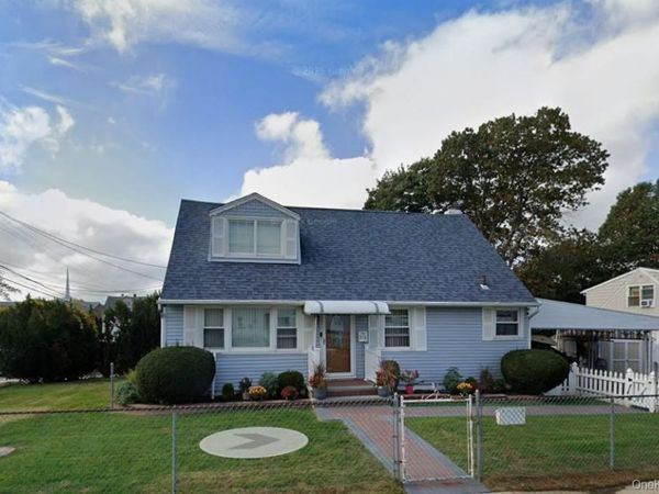 273 Monitor Street , Westbury, NY 11590