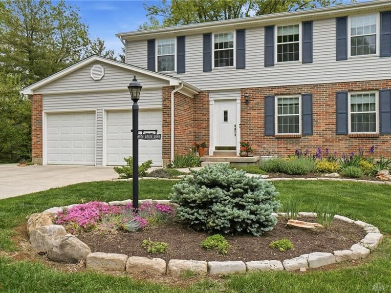 4024 Locus Bend Drive, Bellbrook, OH 45440 Photo 3