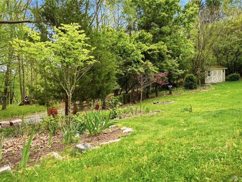 4024 Locus Bend Drive, Bellbrook, OH 45440 Photo 66