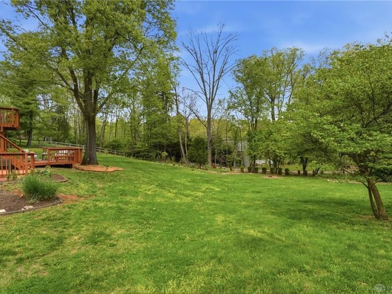 4024 Locus Bend Drive, Bellbrook, OH 45440 Photo 77