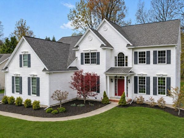 10 Tarragon Terrace, Halfmoon, NY 12065