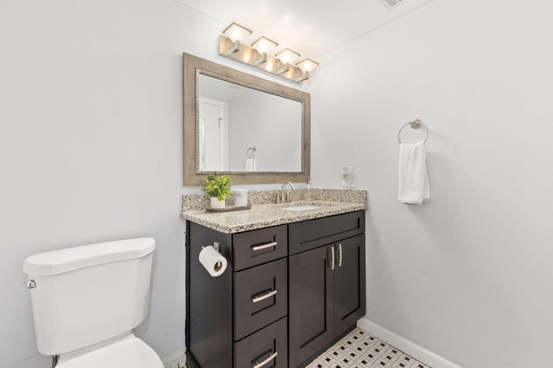 1100 SE Mitchell Avenue, Unit 204, Port Saint Lucie, FL 34952 Photo