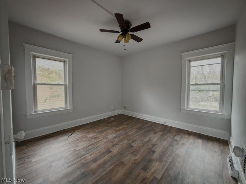 9409 Empire Avenue, Cleveland, OH 44108 Photo 10