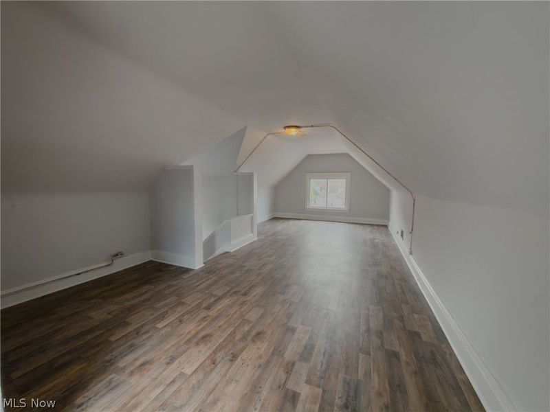 9409 Empire Avenue, Cleveland, OH 44108 Photo 13