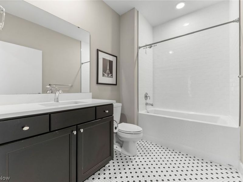 1250 W 70th Street, Cleveland, OH 44102 Photo 28
