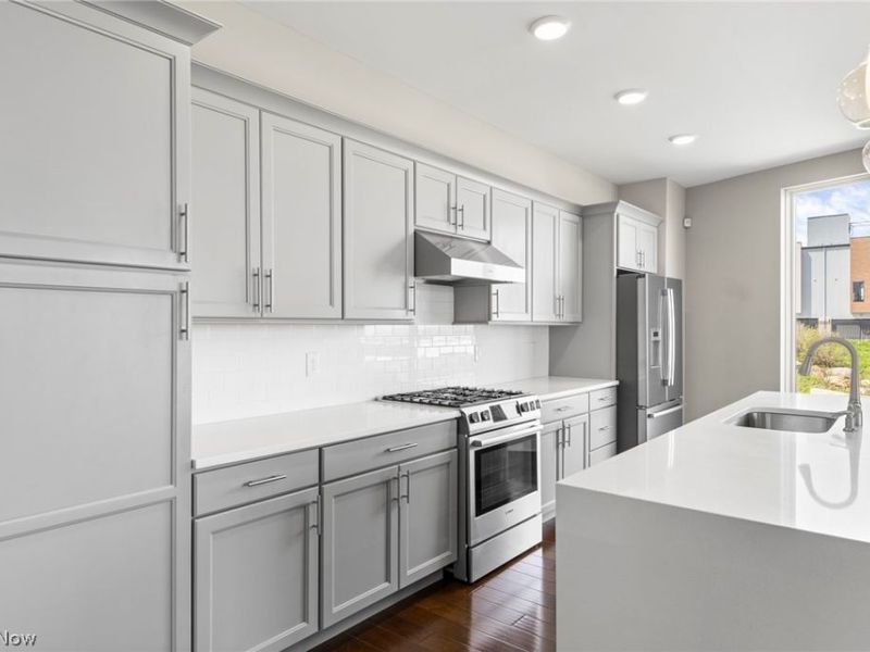 1250 W 70th Street, Cleveland, OH 44102 Photo 8