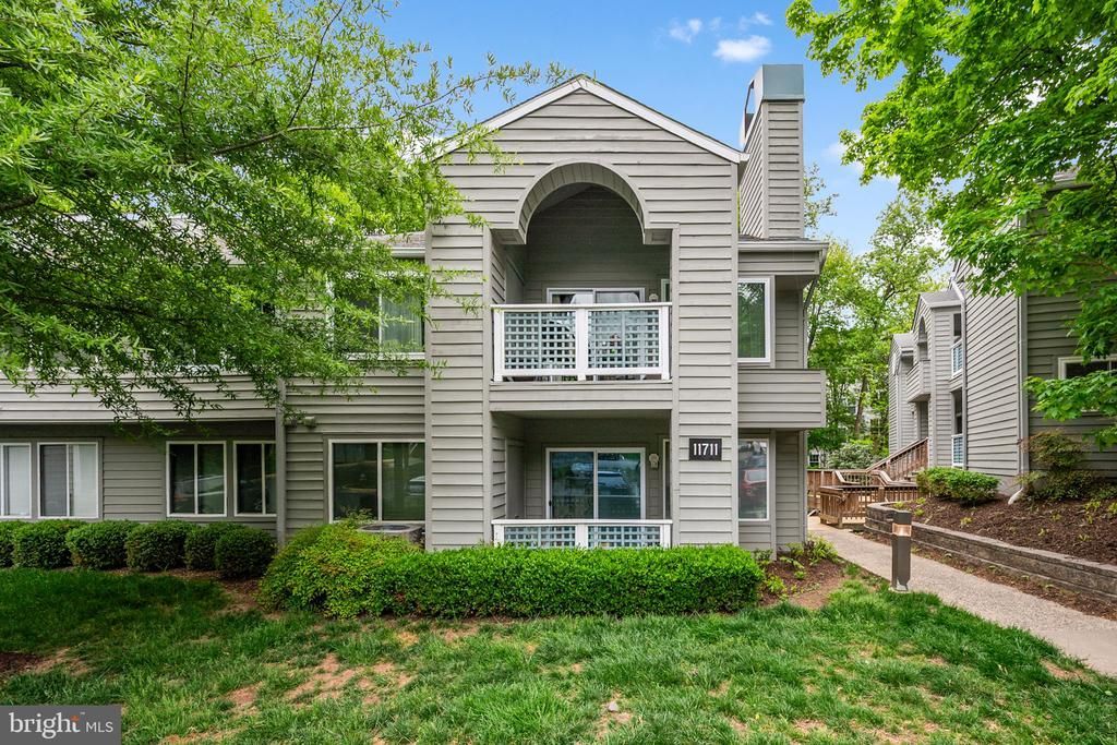 11711 E Summerchase Circle, Reston, VA 20194 Main Photo