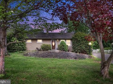 1417 OLD AIRPORT ROAD, DOUGLASSVILLE, PA 19518