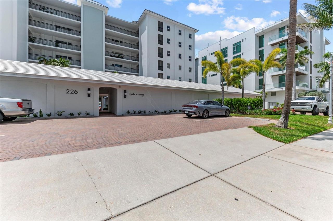 226 Golden Gate Point , Unit 33, Sarasota, FL 34236 Photo