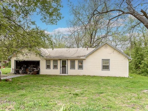 16716 Dempsey Road, Leavenworth, KS 66048
