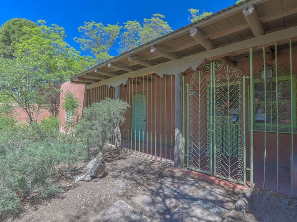 509 Chamiso Lane NW, Los Ranchos, NM 87107