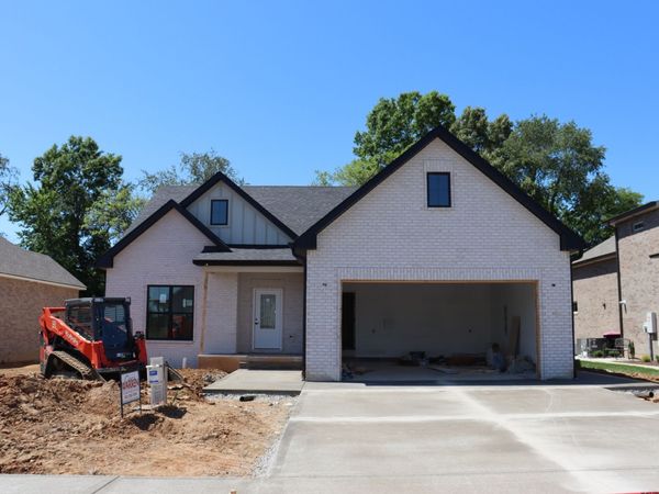 730 Southern Pine Trl, Clarksville, TN 37043