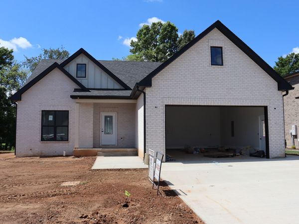730 Southern Pine Trl, Clarksville, TN 37043