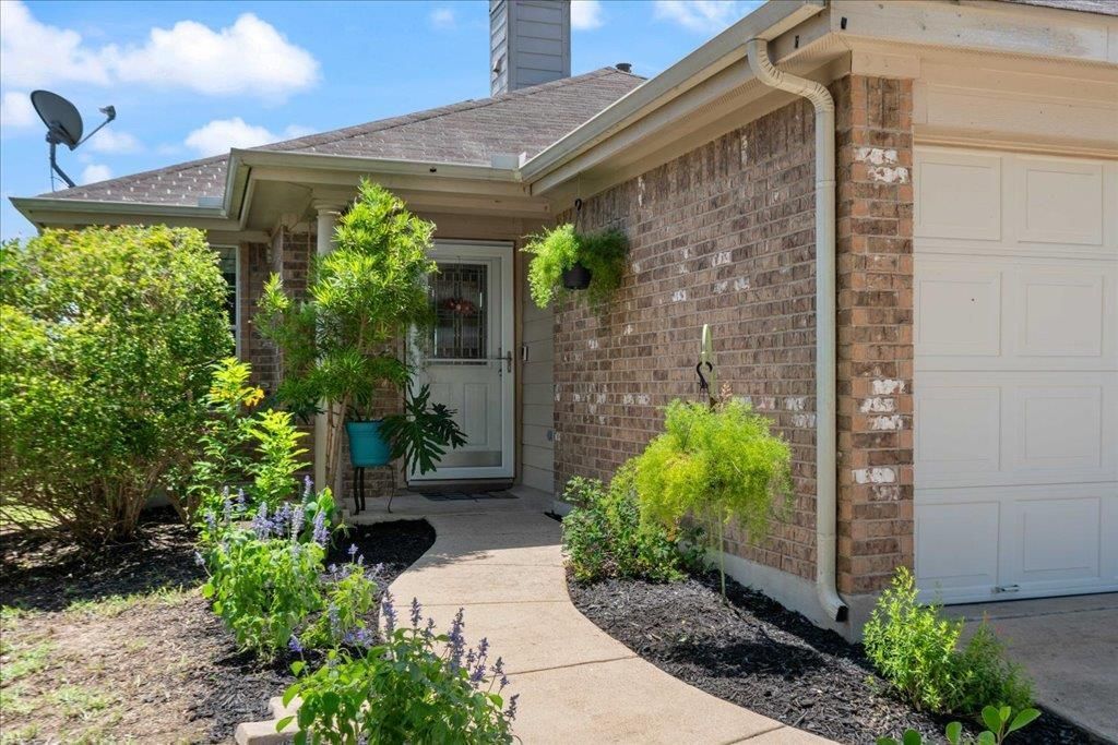 2321 Kale Dr, Austin, TX 78725 Main Photo
