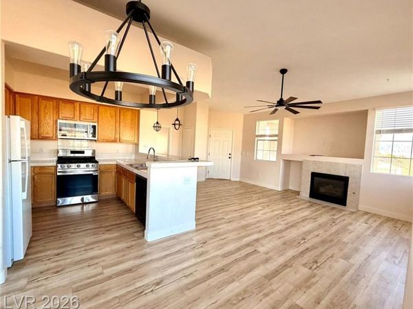 9901 Trailwood Drive, Unit 2004, Las Vegas, NV 89134