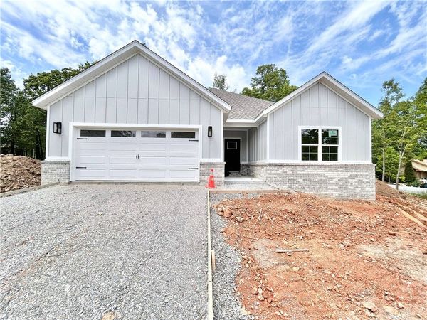 8 Kirkdouglas Lane , Bella Vista, AR 72715